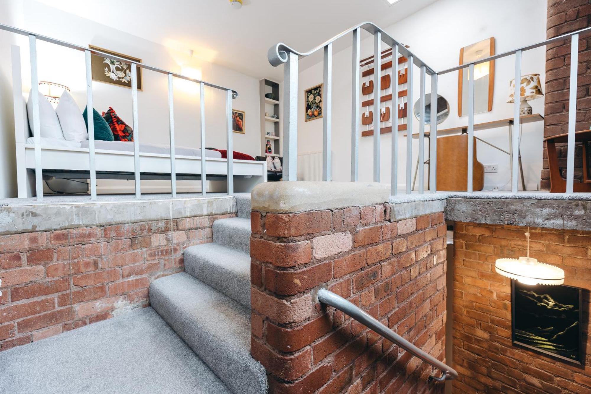 Loftnine9 * Liverpool